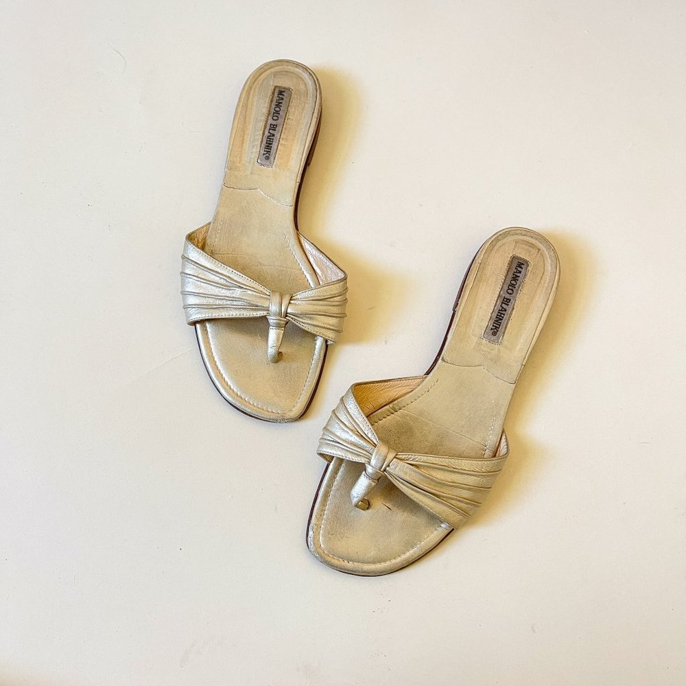 Manolo Blahnik Berna Nappa Platina Slide Thong Flat Sandals in Gold Size 37.5